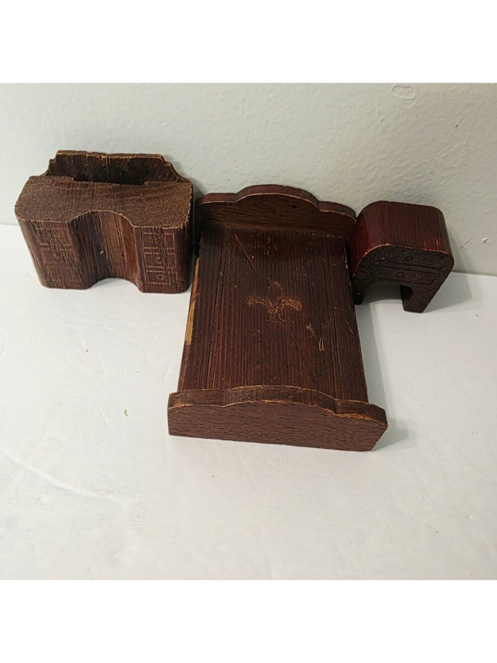 3 pc Vtg Mini Handmade Wooden Carved Dollhouse Furniture Dresser Bed End Table
